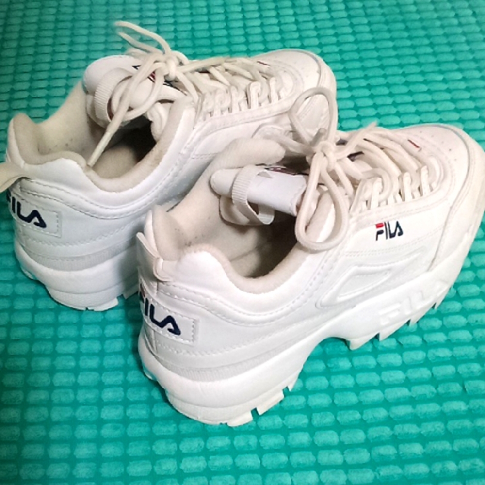 Fila Disruptor II Kid's White Sneaker Athletic GreatShoes Size 2 (EU 33.5)